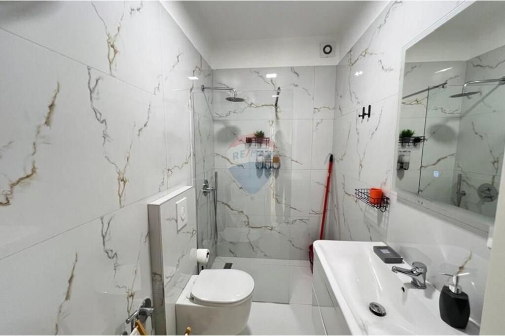 Apartament 1+1 per qira ne Rrugen Sali Butka, tek ish UET.