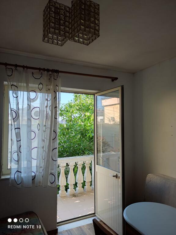 APPARTAMENTO 1+1. 30000 LEKE. EX MERCATO ELETTRICO.