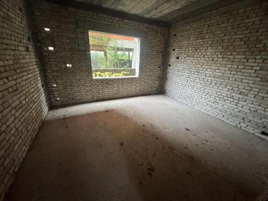 Shitet ndërtesë 3-katëshe ,  Rruga Nuri Kello, pranë Rrugës Jordan Misja