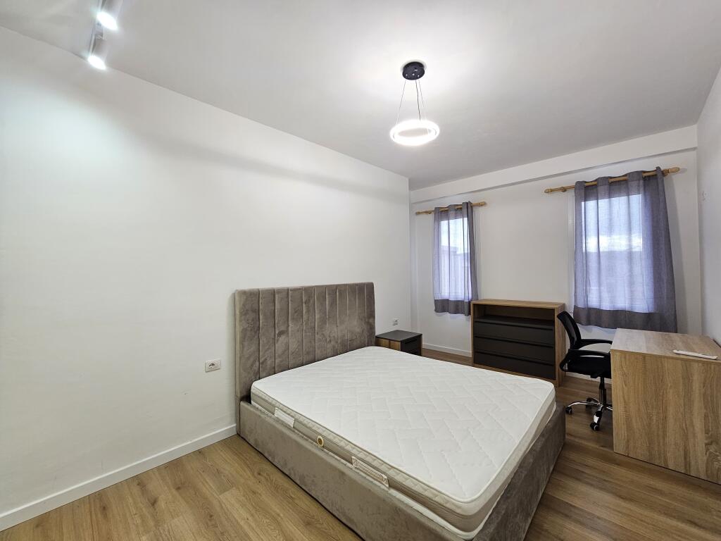 Apartament 3+1, Fusha Aviacionit!