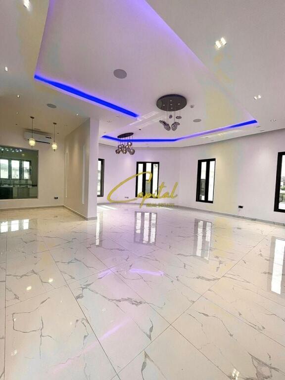 SHOP FOR RENT 110 M2 21 DECEMBER 1000 EURO