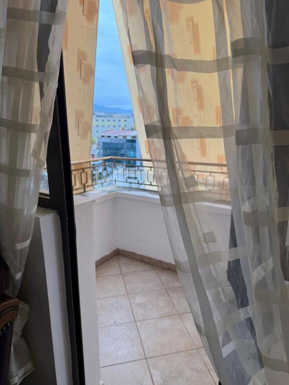 Apartament 1+1 me qira ne rrugen e Elbasanit