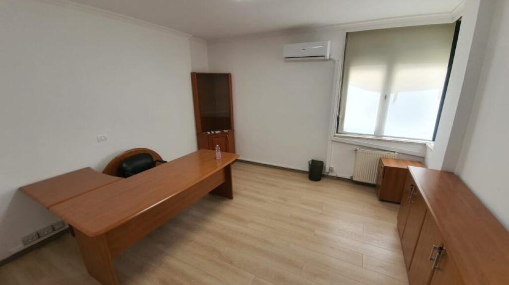 🏡 Office space for rent near the Twin Towers, Bllok