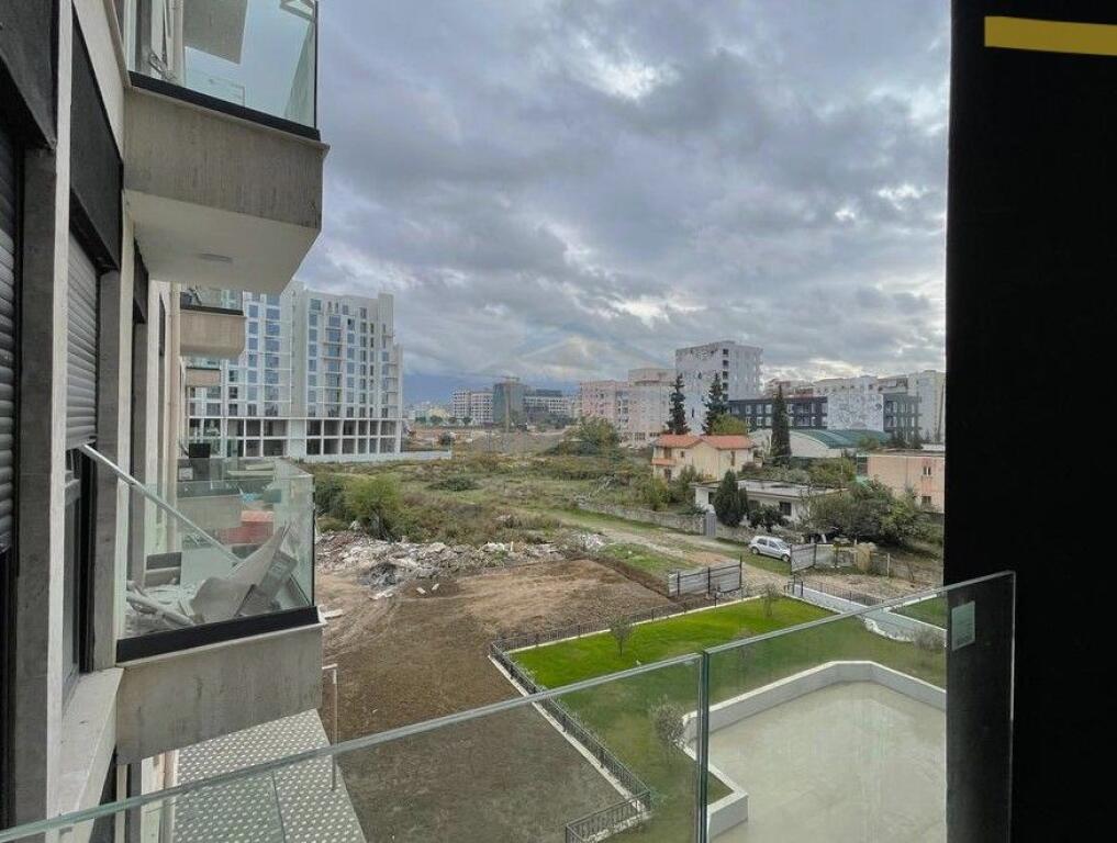 Shitet, Apartament 2+1+2 – Rruga Jordan Misja, pranë Universitetit Beder