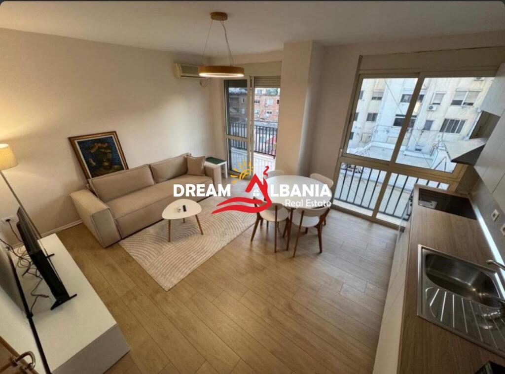 Jepet me qera apartament 1+1 tek rruga Kavajes prane Xhamis Dine Hoxha ID (42111497)