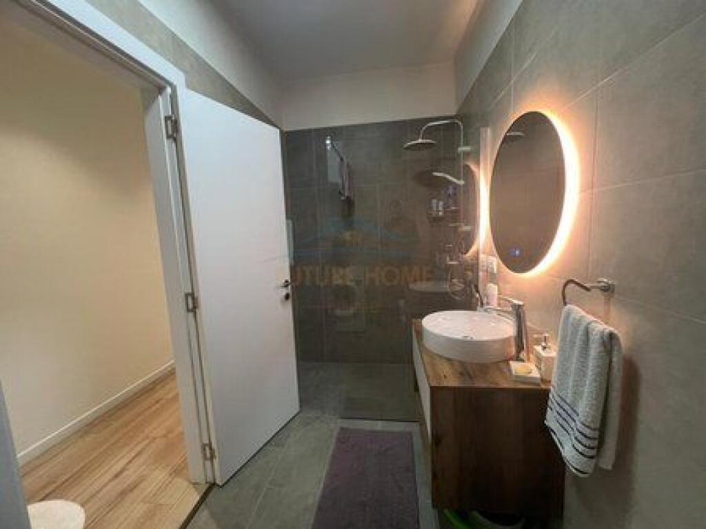Shitet, Apartament 2+1+2, Quartum Residence, Rruga Jordan Misja, Tiranë.