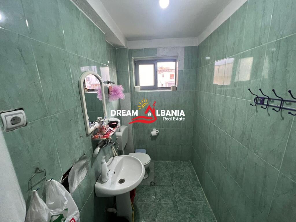 Vendesi in vendita 1+1 in Via Dibra, vicino all'incrocio Scuola Unita (ID 4119448)