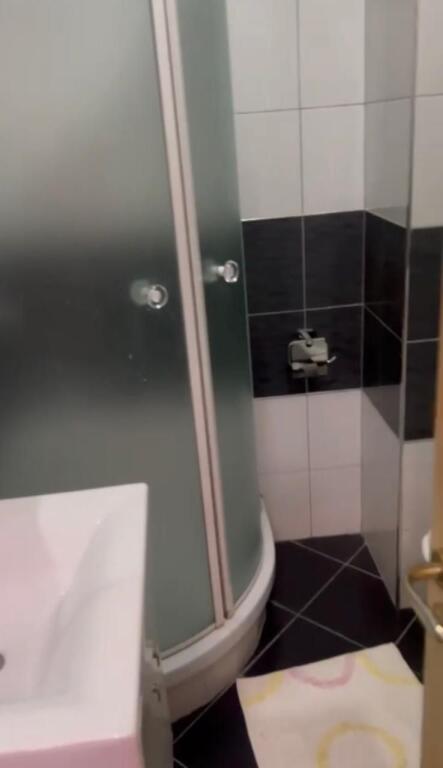 Apartament me qera 2+1 📍Ali Demi