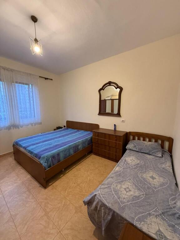 🏠 Jepet me Qira – Kati i Dytë i një Shtëpie Private