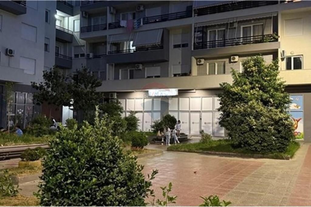 Dyqan - Për Shitje - Kika 2, Tiranë(ID: 530571001-123)