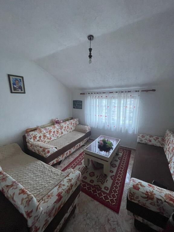 Jepet apartament me qira 3+1 Don Bosko