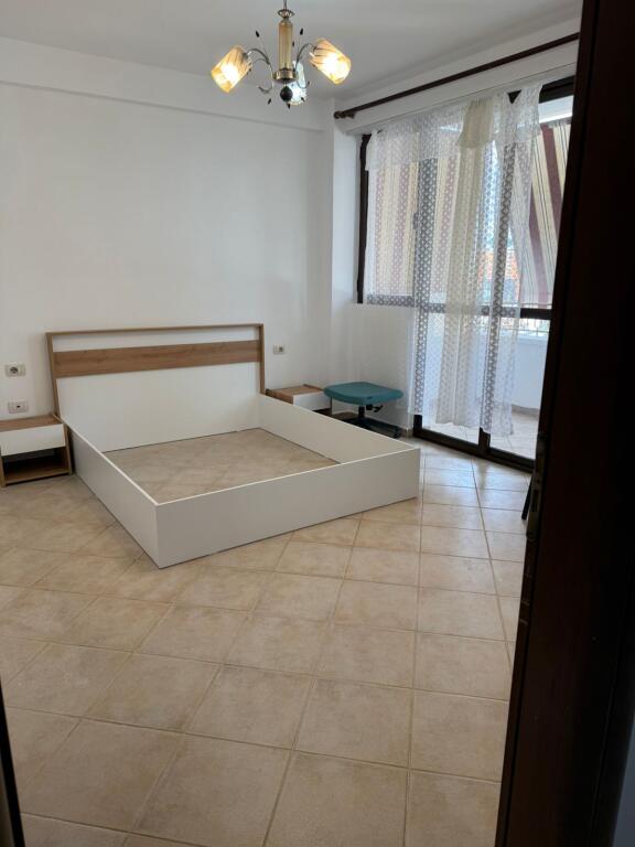 Apartament 1+1 me qira ne rrugen e Elbasanit