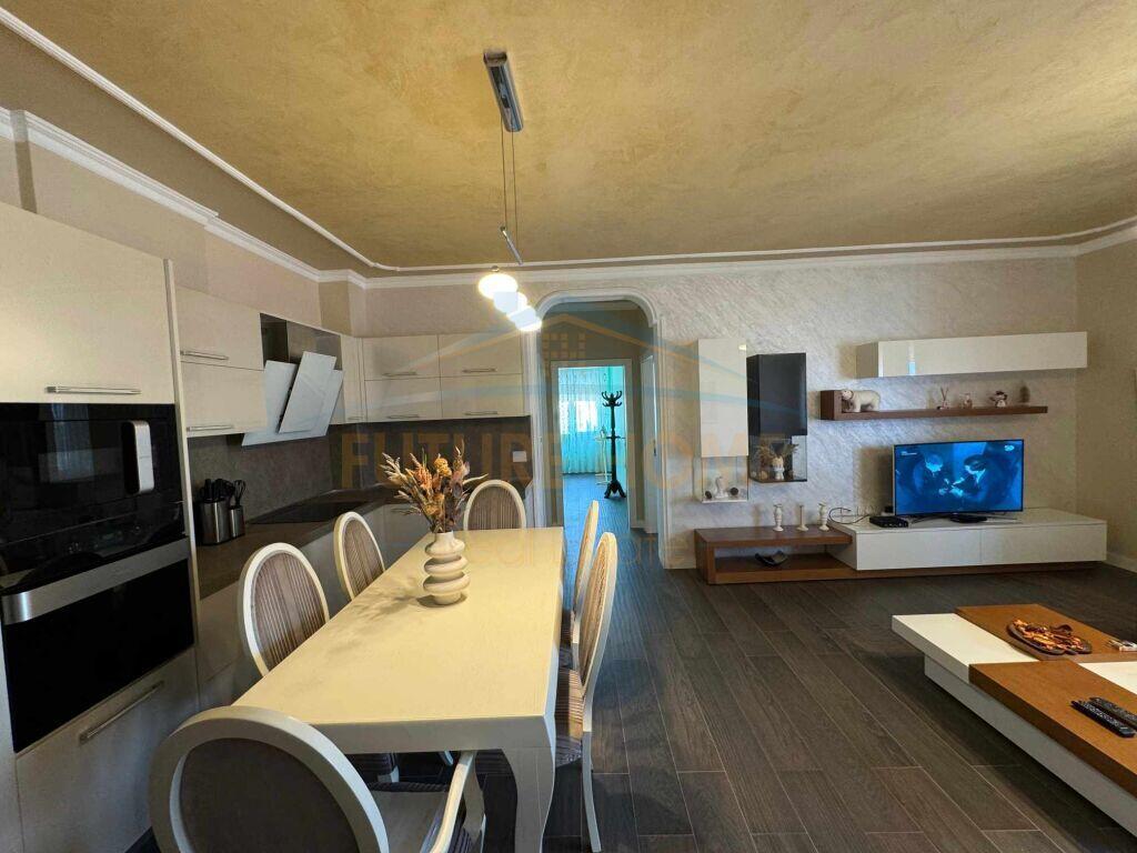 Rent 2+1+2 Zoological Garden . Price 900 Euro