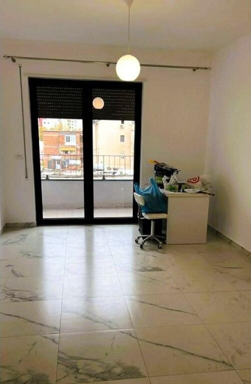 OFFICE FOR RENT NEAR THE TRAIN STATION