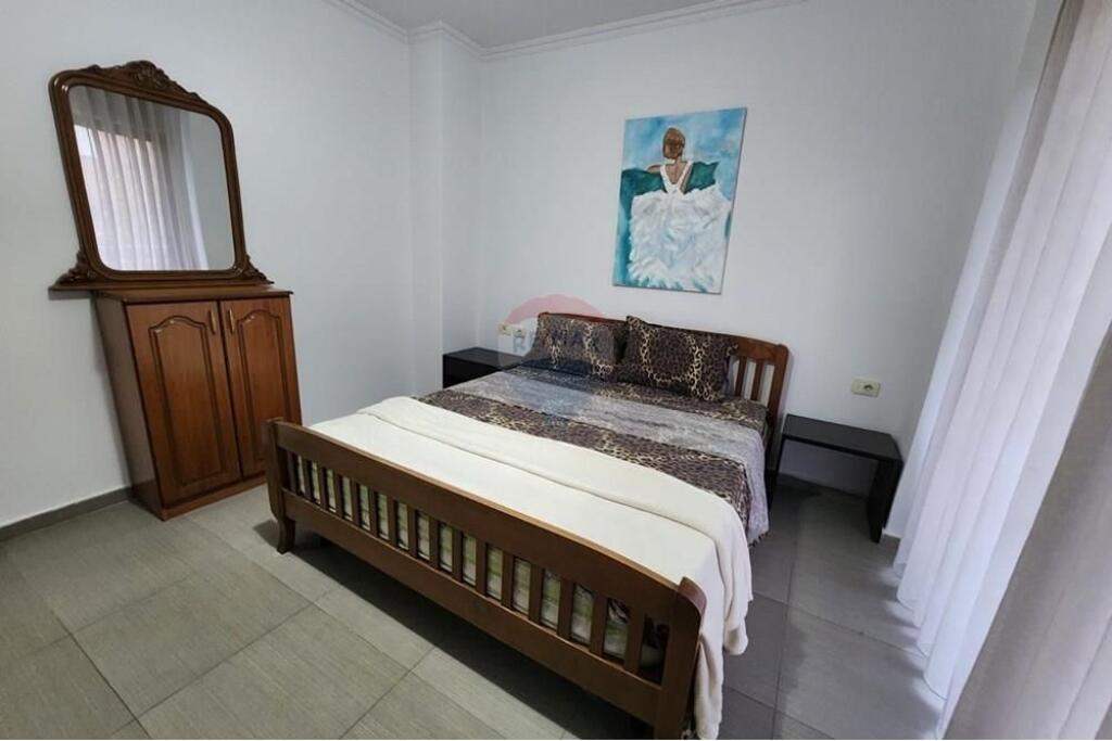 Jepet me qira apartament 2+1 pranë Kristal Center!