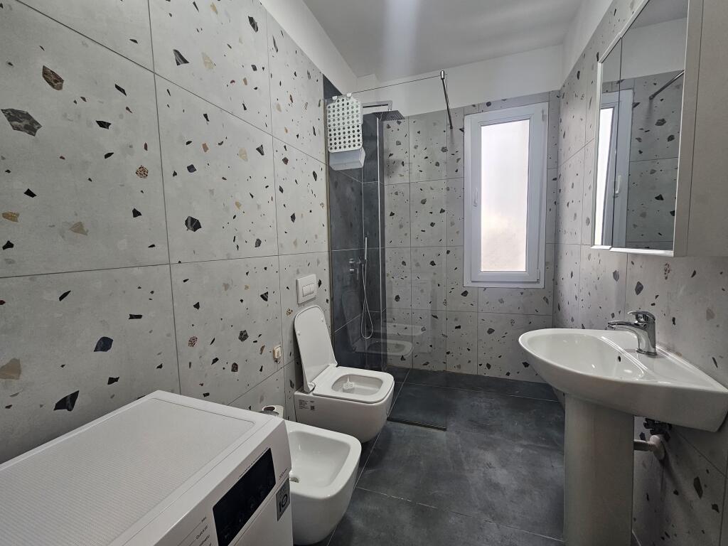 Apartament 3+1, Fusha Aviacionit!
