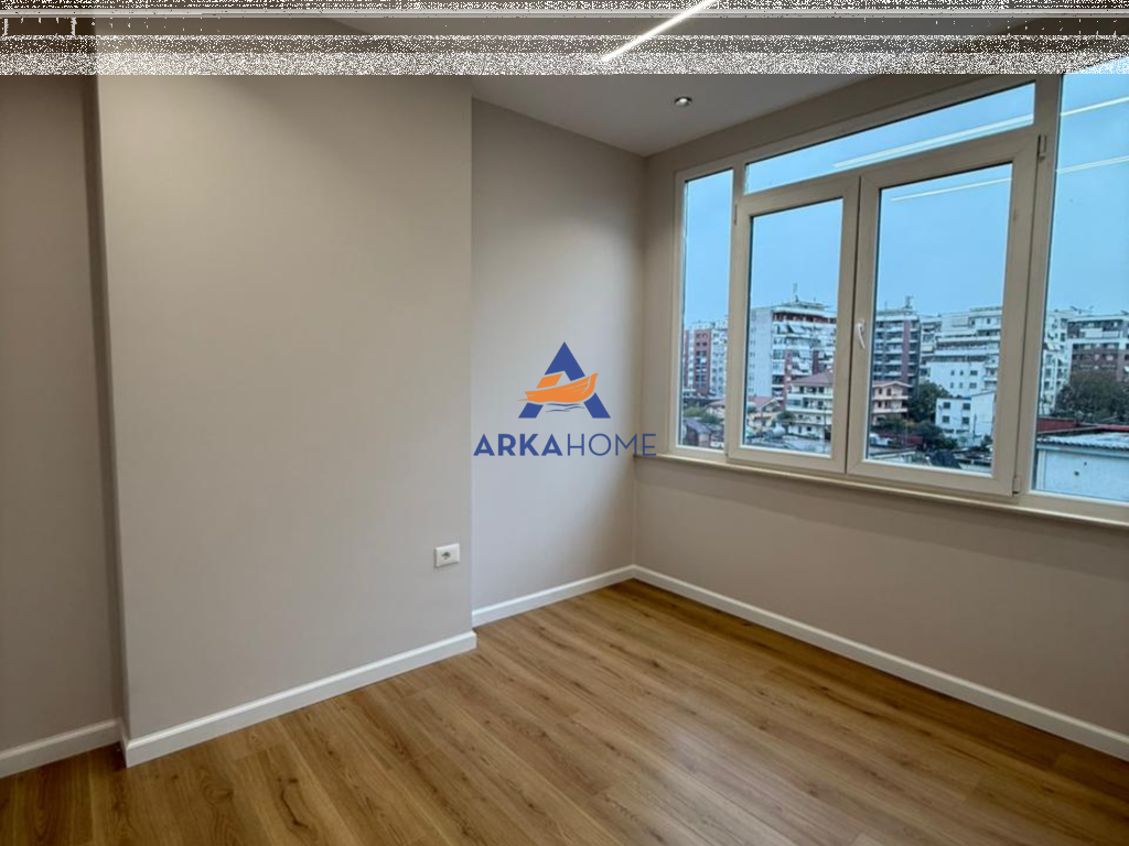 VENDESI APPARTAMENTO 1+1+BALCONE "DI FRONTE VILA L, NUOVO ANELLO" 90.000 EURO