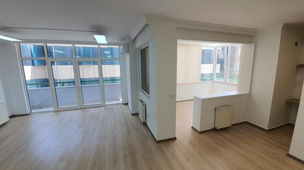 🏡 Office space for rent near the Twin Towers, Bllok