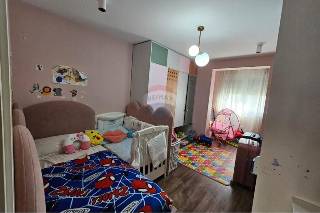 Apartment 3+1+2 for sale on Kavaja Street