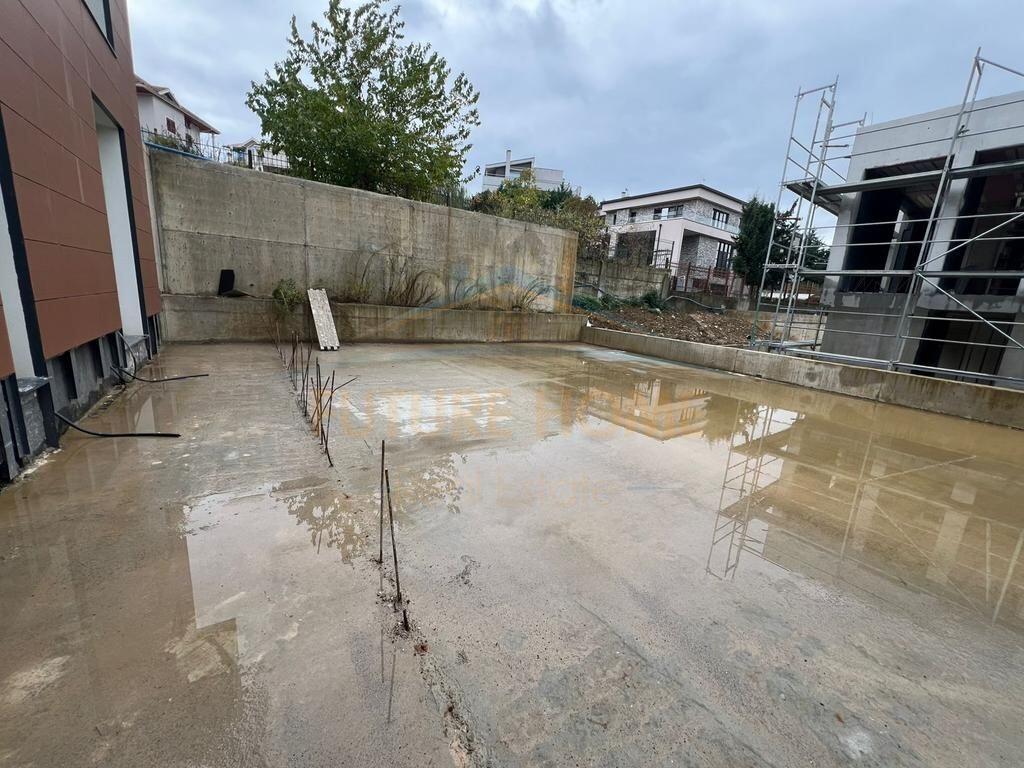 Shitet Apartament 2+1+2+2 Poste Parkimi, Tulipan Residence, Mjull-Bathore