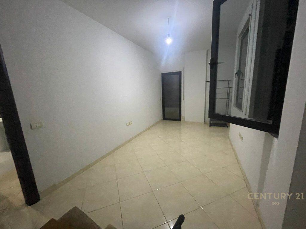 Apartament 2+1 në shitje – Astir, pranë Well