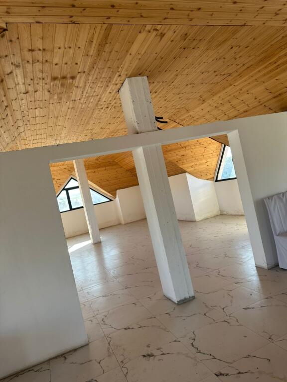 Si affittasi 2 piani per Locale Commerciale, Paskuqan 2 via Abdyl Elmazi 1500 euro per entrambi i piani