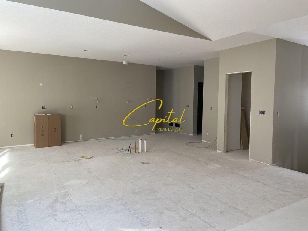 BUSINESS PREMISES FOR RENT 200 M2 PARIS COMMUNE 1,500 EURO