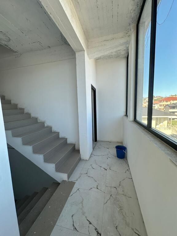 Si affittasi 2 piani per Locale Commerciale, Paskuqan 2 via Abdyl Elmazi 1500 euro per entrambi i piani