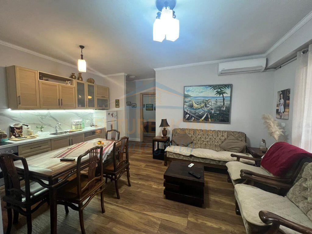 Affitto, Appartamento 2+1, Complesso Delijorgji, Tirana.