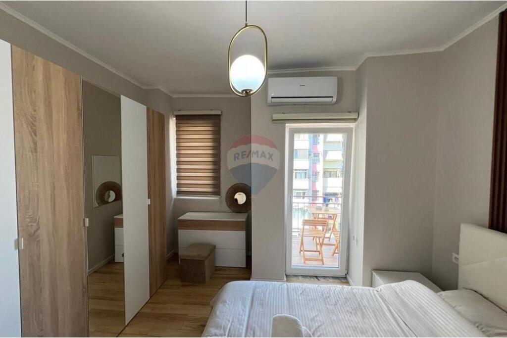 Apartament 1+1 per qira ne Rrugen Sali Butka, tek ish UET.