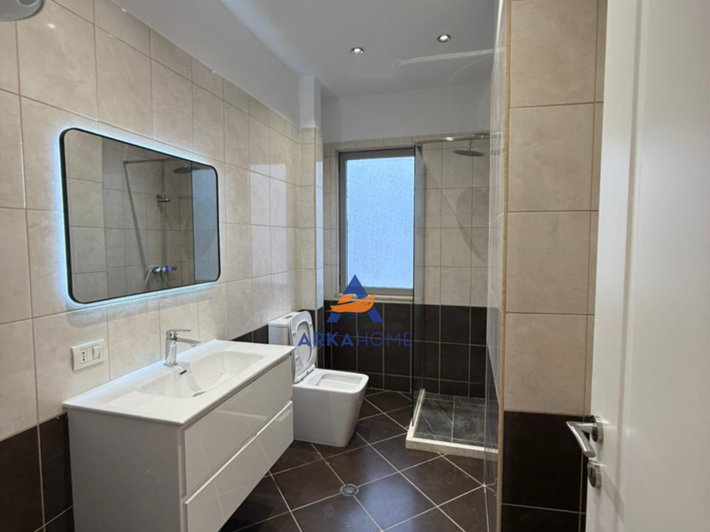 VENDESI APPARTAMENTO 1+1+BALCONE "DI FRONTE VILA L, NUOVO ANELLO" 90.000 EURO
