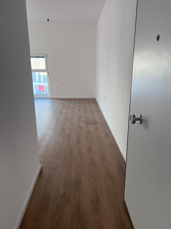 Affittasi 1+1 vuoto, Residenza Kadiu-Ali Dem