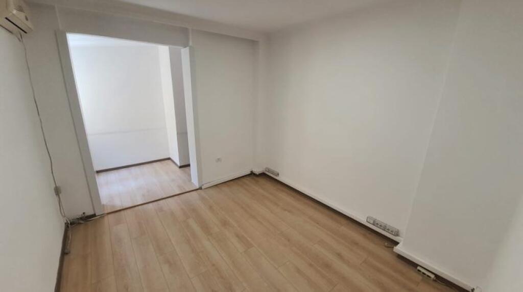 🏡 Office space for rent near the Twin Towers, Bllok