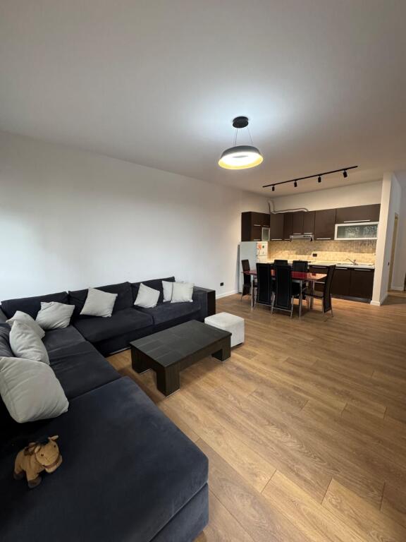 Shitet,Apartament 2+1+2 Oxhaku,Tirana.