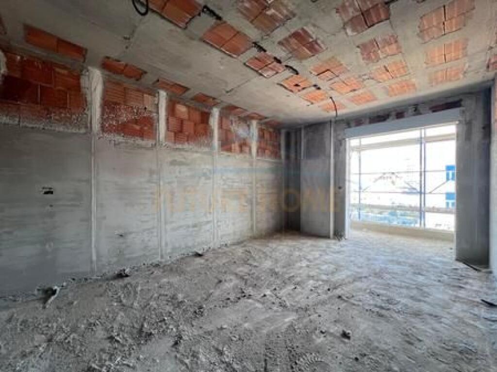 Shitet, Apartament 2+1+2, "RingSide" Residence, Paskuqan, Tiranë.
