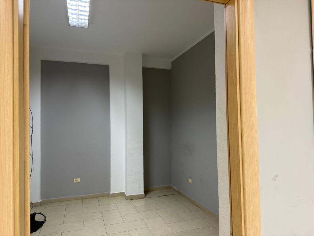 Apartament 350m katror (pas Ambasades Amerikane)