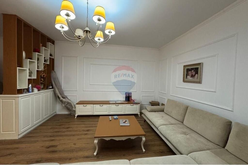 Apartment for rent 3+1 in the Blloku area, Tirana