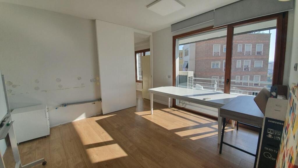 Office for rent at Hilton !