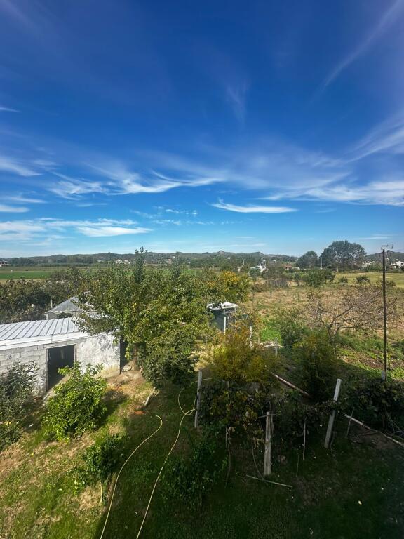 🏡 Shitet Vilë 2-Katëshe Manze