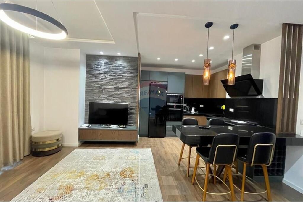 APARTAMENT 2+1 PLUS PARKIM TE KOMPLEKSI PANORAMA!