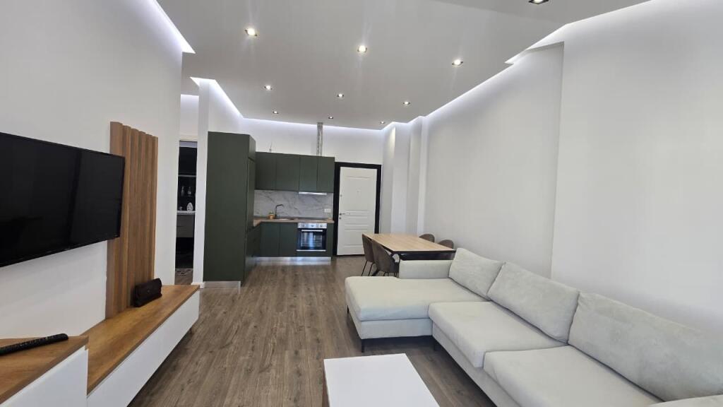 Qera,Apartament 2+1 Rruga Thesarit,Fresku,Tirana.