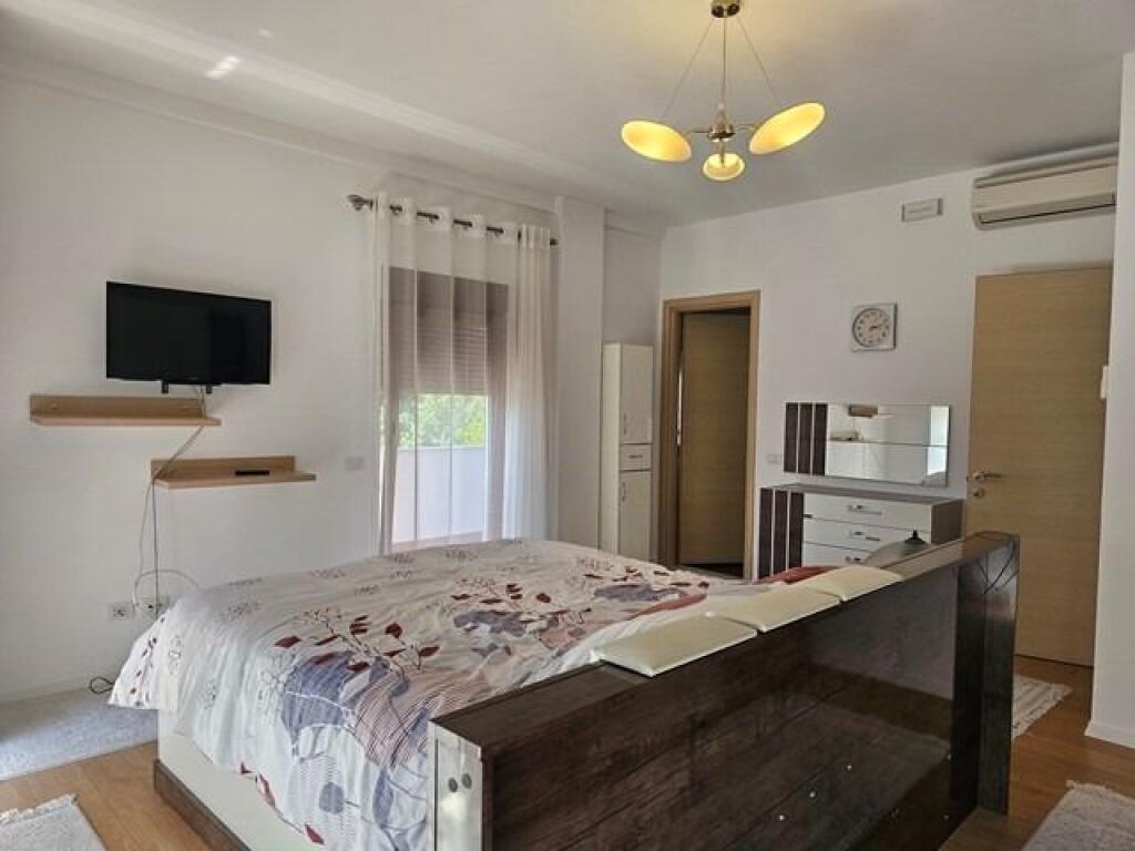 🏡 Three-Storey Villa for Rent on Vilave Street near Teg