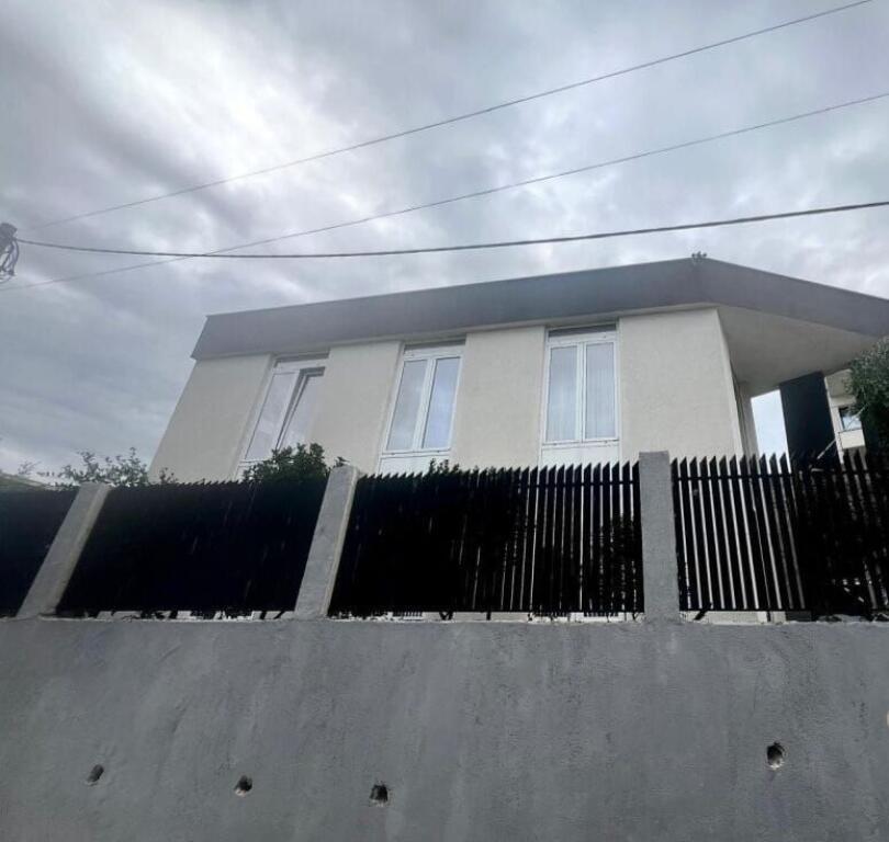 Vendiamo una villa vicino al Lago Farka!