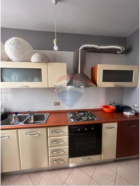Apartament - Për Qira - Selvia, Tiranë 550 milek