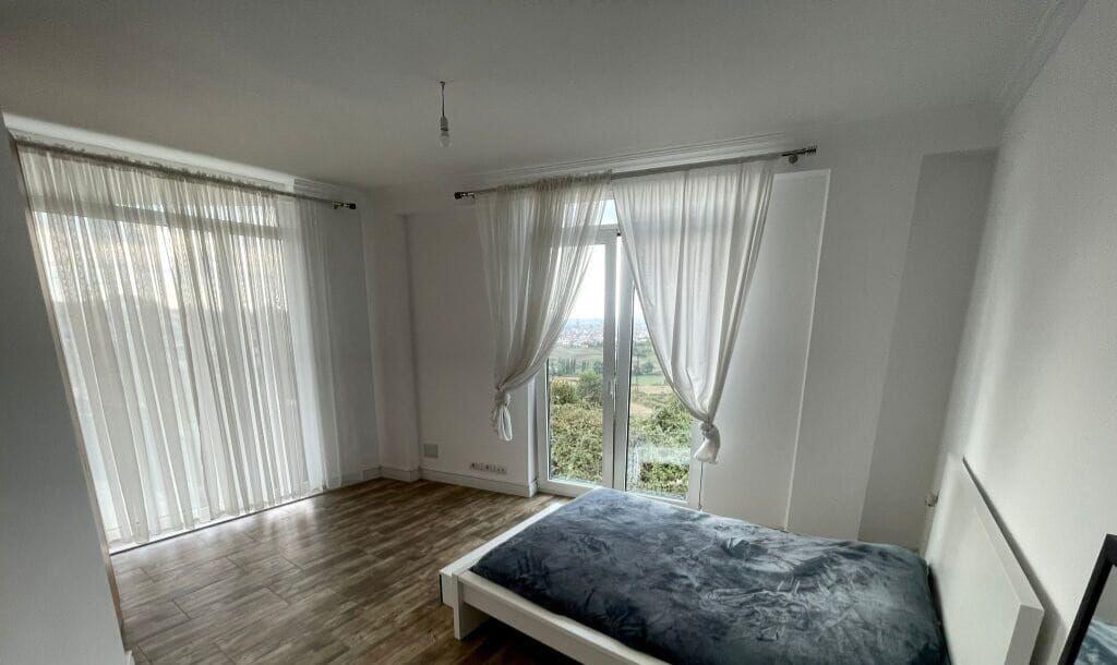 Vendiamo una villa vicino al Lago Farka!