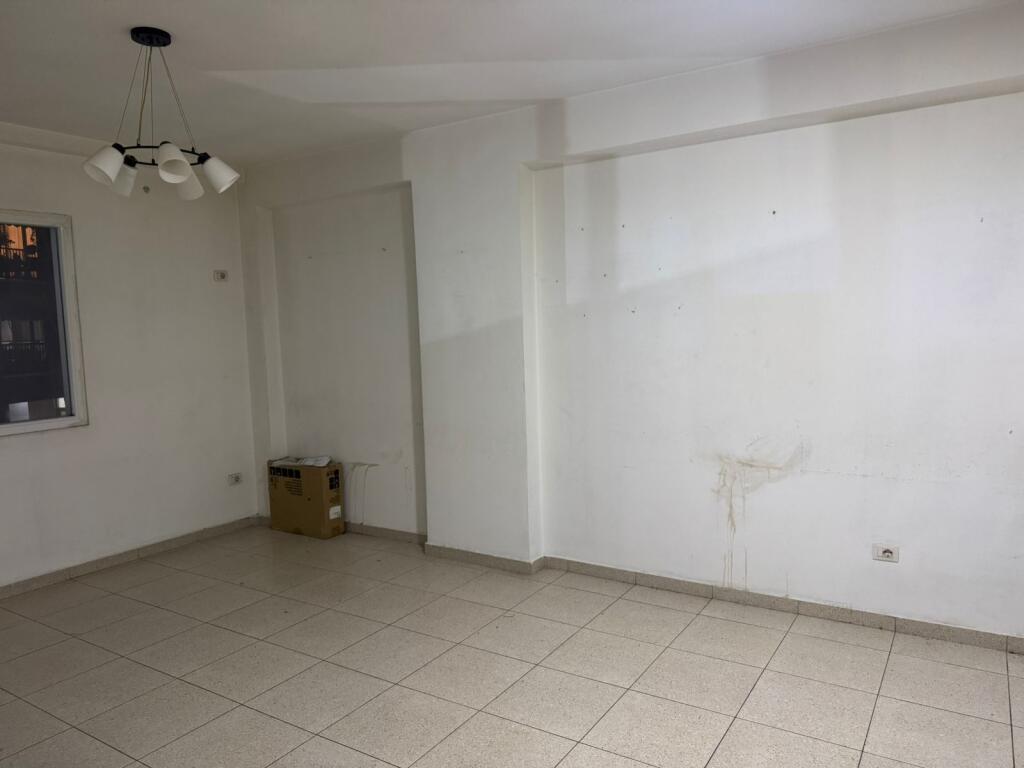 1+1, empty for living or office, near the chimney, price 500 euros
