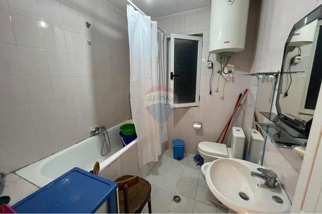 Apartment - For Rent - Ali Demi Street, Tirana 450 euro
