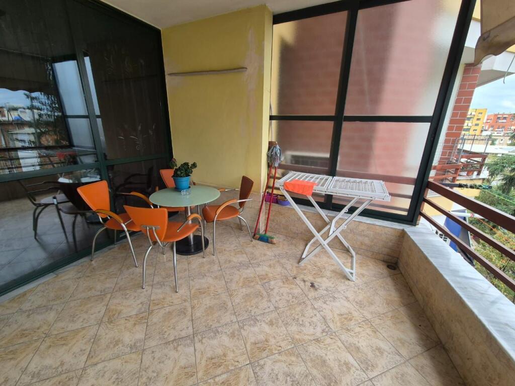📣 Jepet me qira Apartament 2+1 (me 2 tualete) 📍 Zona: 21 Dhjetori