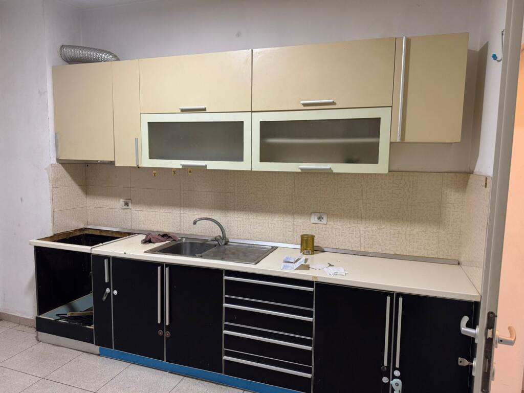 1+1, empty for living or office, near the chimney, price 500 euros