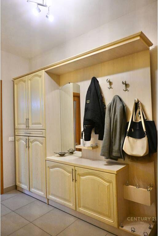 Apartament për Shitje në Rrugën e Kavajës